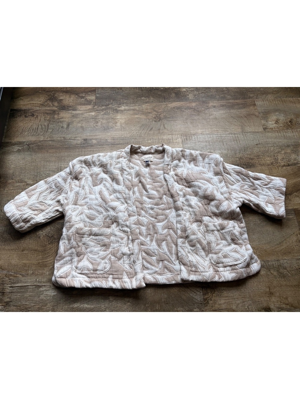 Universal Thread Beige and White Quilted Cotton Jacket OSFM